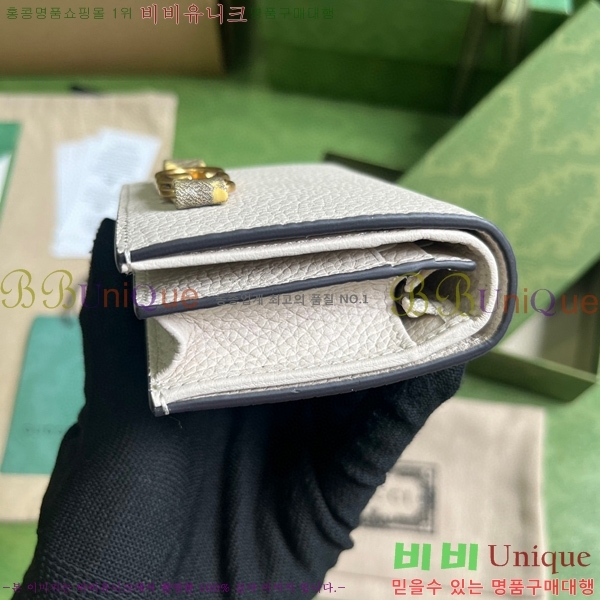 # ͷŷ G   746059-102