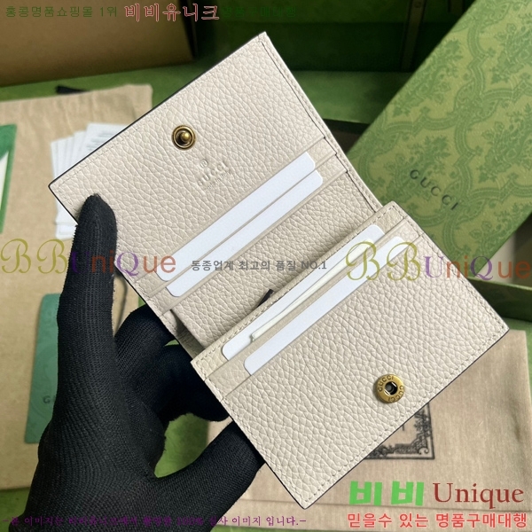 # ͷŷ G   746059-102