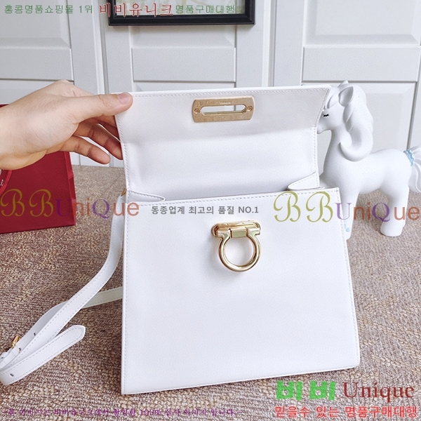 #䷹  ž ڵ 21E889-1100