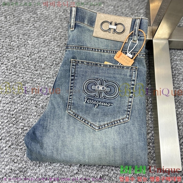  ䷹ û F048279
