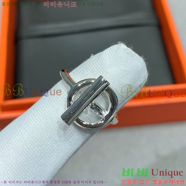 ޽  H8901207-3