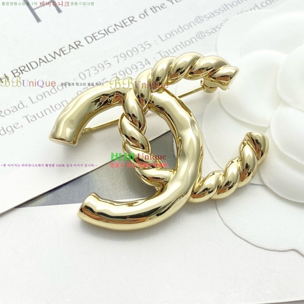 * ġ CH9721106-4