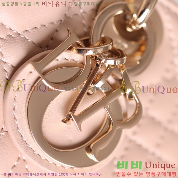 # ̵  ̹ ̴ M061500-4