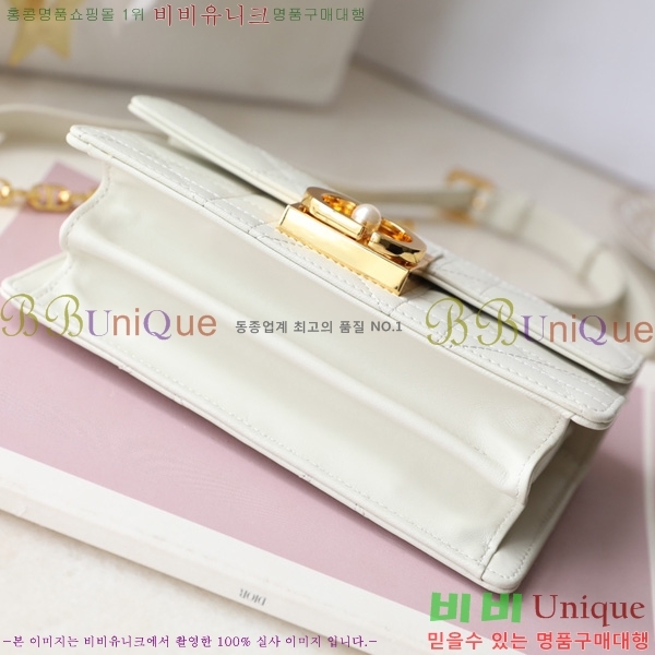 #   ũα ̴ M4401-502