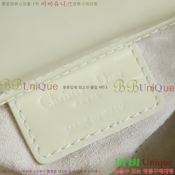 # ̵  ̹ ̴ M061600-1