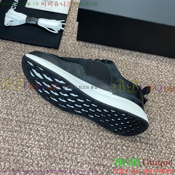 * Ŀ 32D866578-3