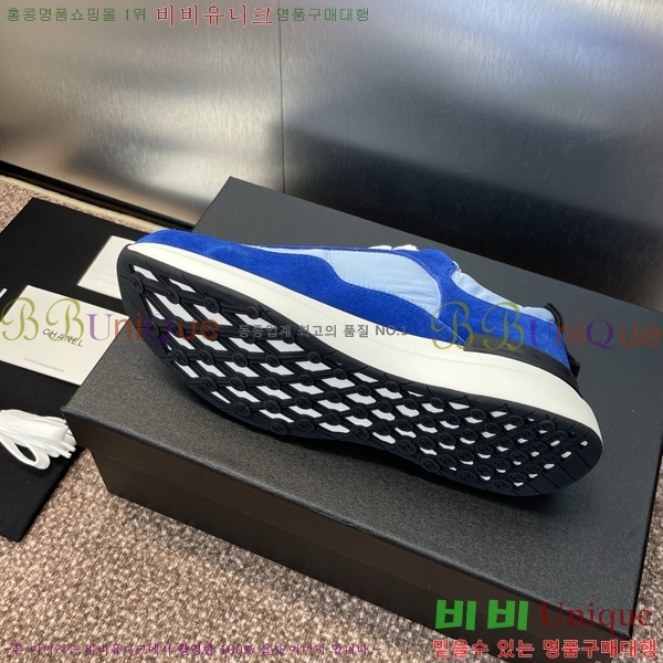 * Ŀ 32D866700-4