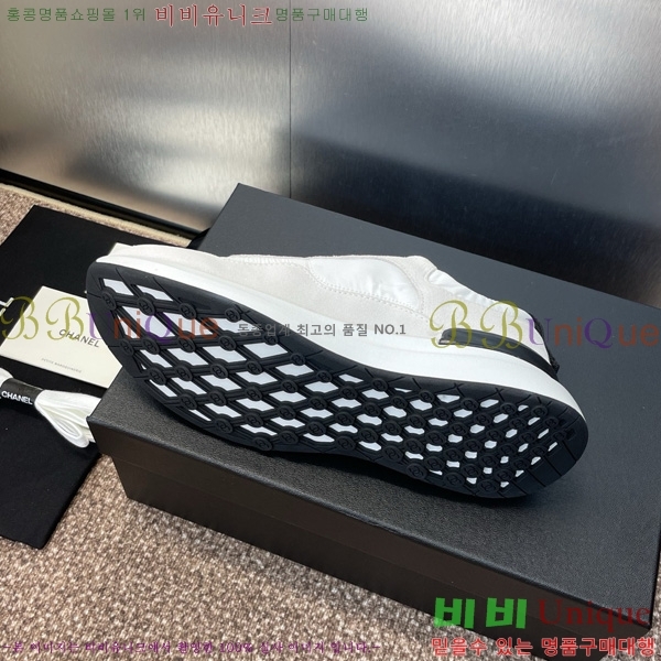 * Ŀ 32D866700-5