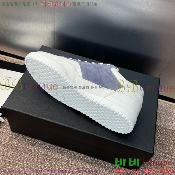 * Ŀ 33D866701-4