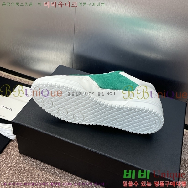 * Ŀ 33D866701-3