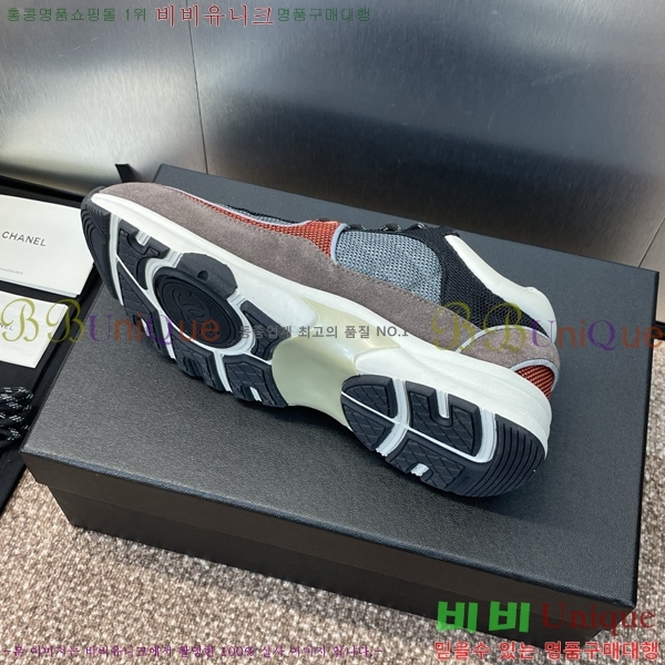 * Ŀ  32D86724-3