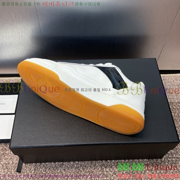 * Ŀ 33D866777-8