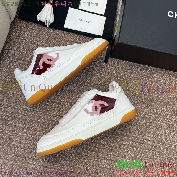 * Ŀ 33D866777-9
