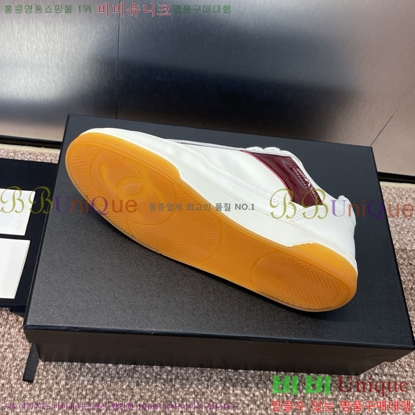 * Ŀ 33D866777-9