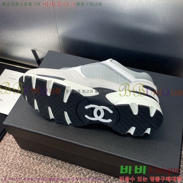 * Ŀ 37D866605-7