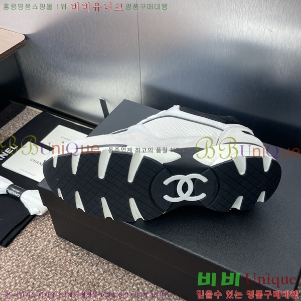 * Ŀ 37D866605-4
