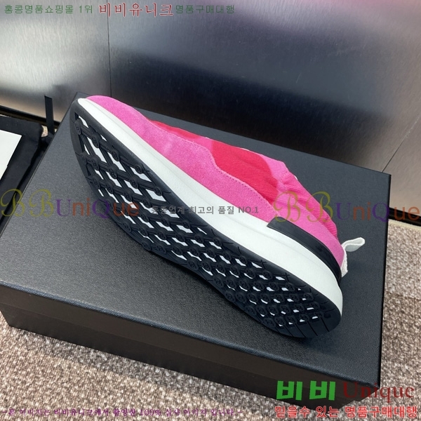 * Ŀ 32D866574-2