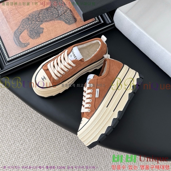 * Ŀ 33D866805-6