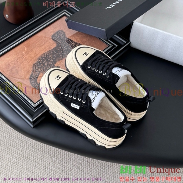 * Ŀ 33D866805-4