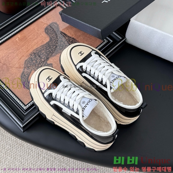 * Ŀ 33D866805-2