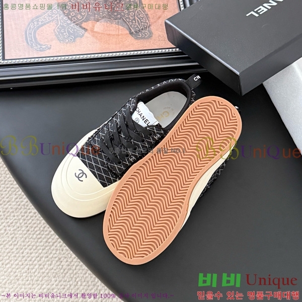 * Ŀ 32D866804-3