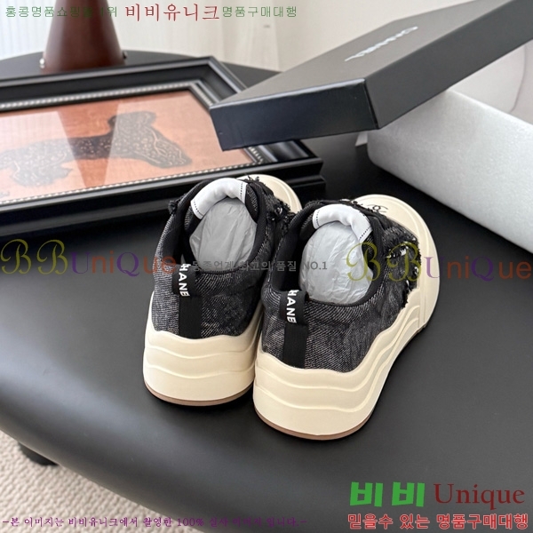* Ŀ 32D866804-5