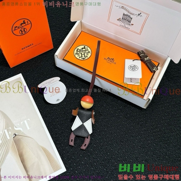 ޽ Jockey Charm  HE4523806-1