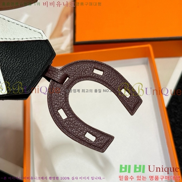 ޽ Jockey Charm  HE4523806-1