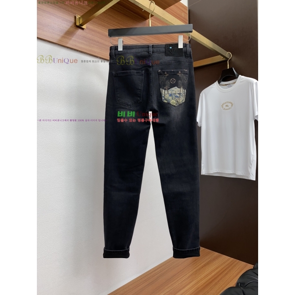  * û 21LV251024124-2