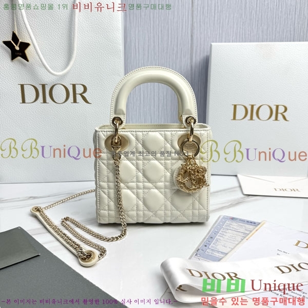 # Lady Dior ̴ ̵ M0505-1001