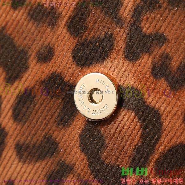 #ζ Į   734153-1001