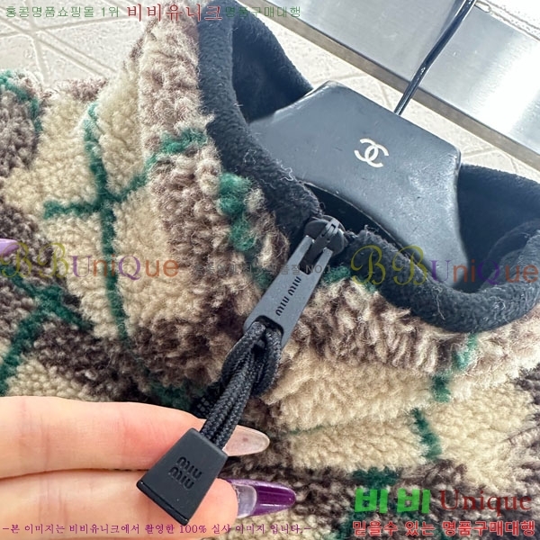  ̿̿ þ   MIU42302-8