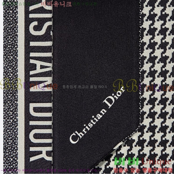 ��* Ʈ���� D84120-1