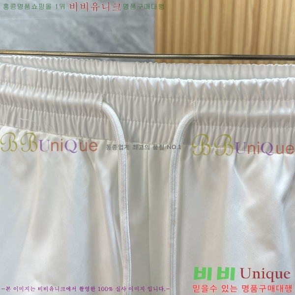 ���� ���ڷ� ��ġ�ڸ� �ݹ��� BC75672-2