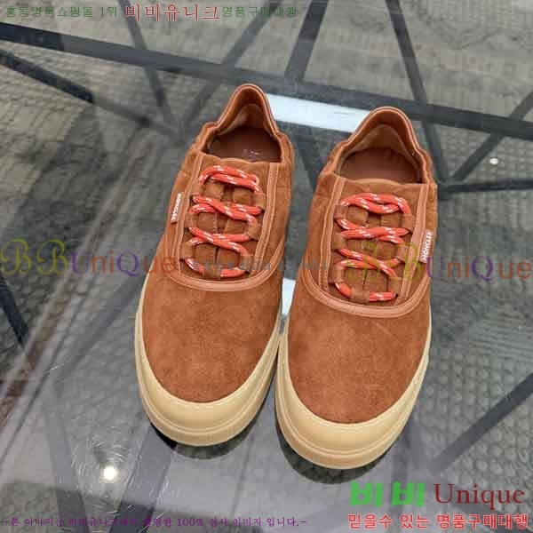 ���� ��**�� ����Ŀ�� M2N66902-5